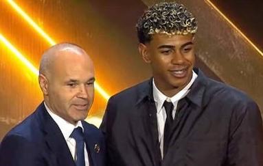 内马尔回应夜店传闻，坦言膝伤恢复艰难获心理援助