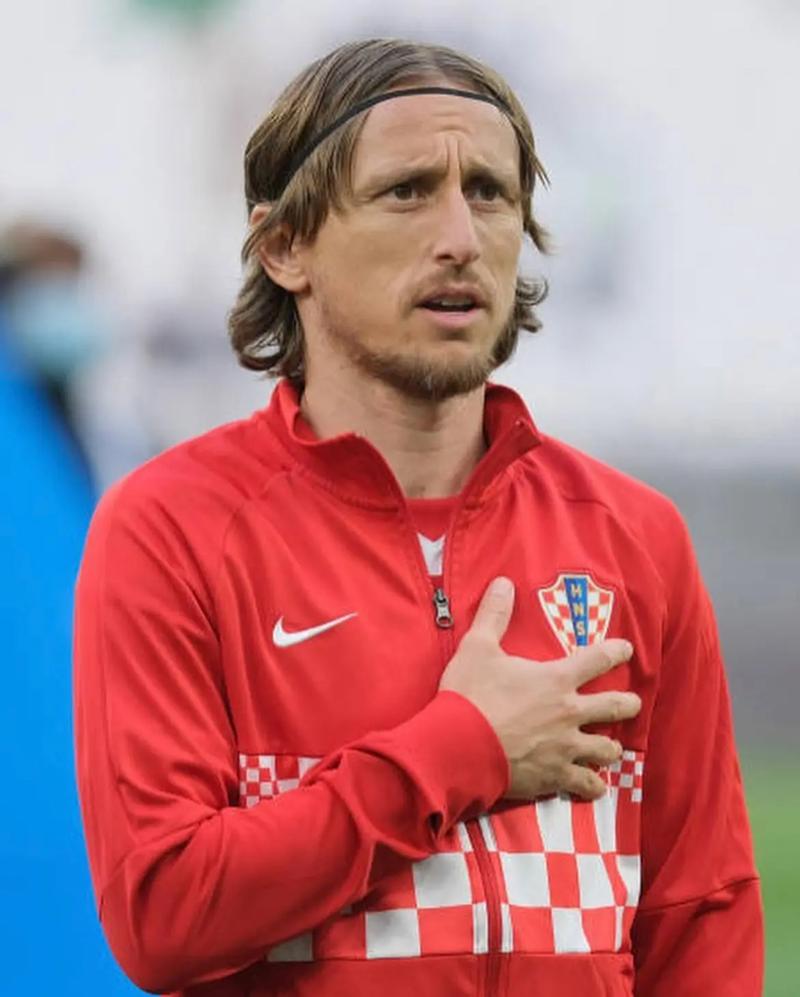 U22国家队走进成都实验小学西区分校，黄博文、于大宝等人与师生互动