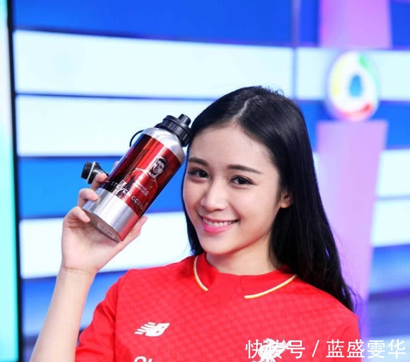 佳夫：作为后卫单场比赛进俩球不常见；沃尔特马德是顶级前锋