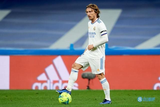 记者：因伤落选的马斯坦托诺仍加入阿根廷队的训练营