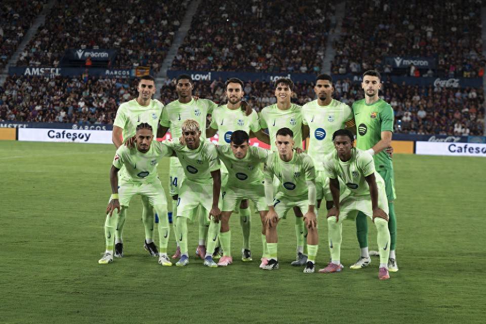 记者：郑智有望接替邵佳一执教青岛西海岸